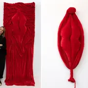 Guillermina Grinbaum con dos de sus creaciones en terciopelo: Entre pliegues y Crisálida.