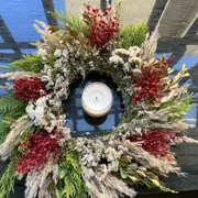 Navidad: 5 coronas con flores para centros de mesa o puertas