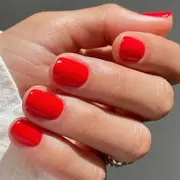 En 2025 el rojo será un color clave en esmaltes