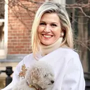 Máxima Zorreguieta participó de la producción de fotos oficiales de la familia real y una vez más sorprendió con su estilismo