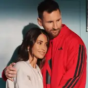Foto de Antonela Roccuzzo y Lionel Messi.