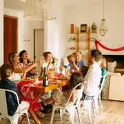Familia celebrando navidad
