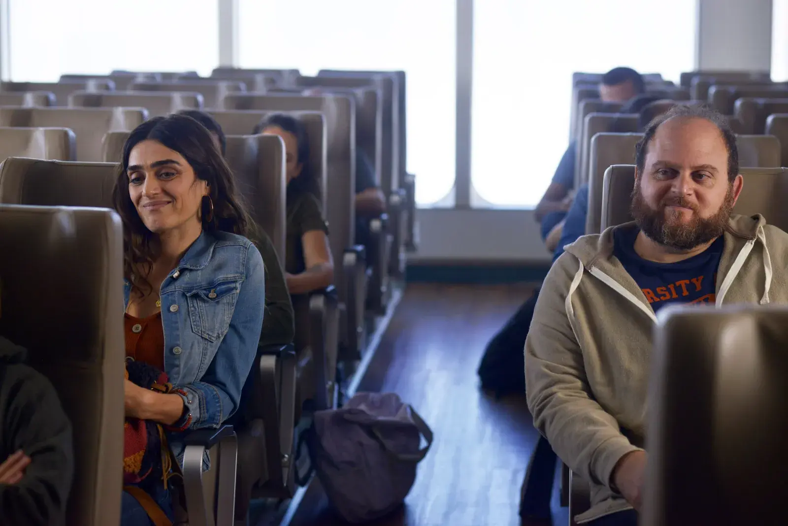 Imagen de Olivia Molina y Alan Sabbagh en la serie El mejor infarto de mi vida.