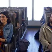 Imagen de Olivia Molina y Alan Sabbagh en la serie El mejor infarto de mi vida.