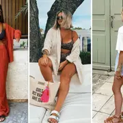 tres mujeres usando sandalias