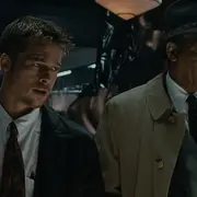 Brad Pitt y Morgan Freeman en una escena de "Seven"