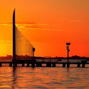 La ciudad de Junín se encuentra ubicada al noroeste de la provincia de Buenos Aires (a 260 km. de distancia de la Capital Federal)