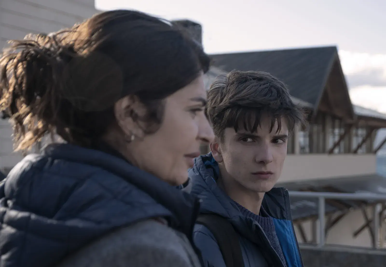 Soledad Villamil y Matías Recalt en Atrapados, serie argentina de Netflix.