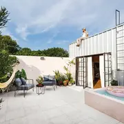 En la cima, las terrazas se proponen como un territorio para ir a la conquista.