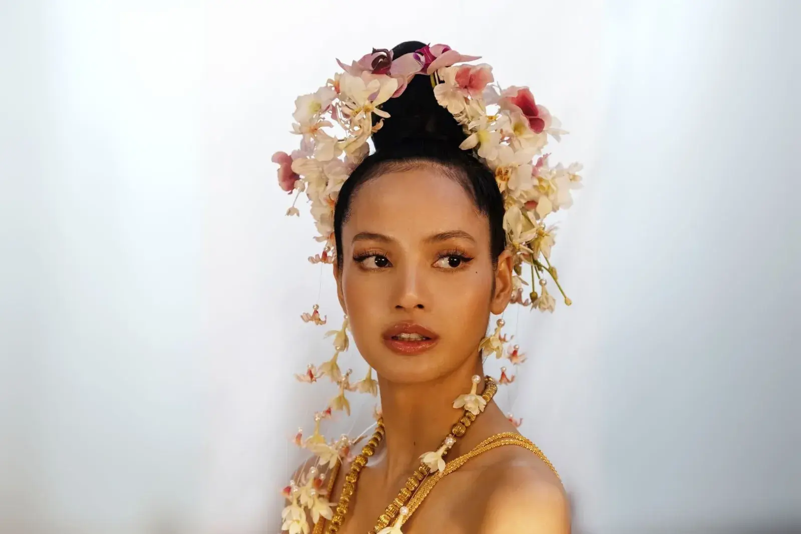 lalisa_manobal_lisa_the_white_lotus