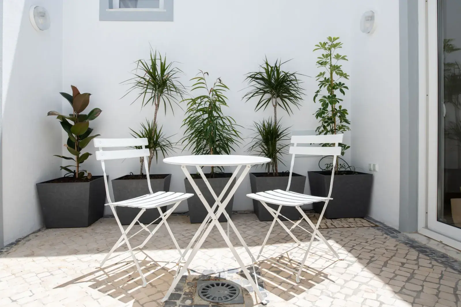 3 ideas simples para ampliar tu patio sin gastar de más.