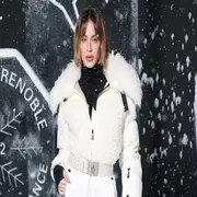 Tini Stoessel dijo presente en el desfile de Moncler con un look total white