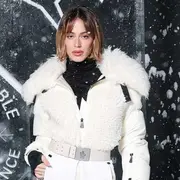 Tini Stoessel dijo presente en el desfile de Moncler con un look total white
