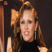 de Miley Cyrus, la actriz y cantante estadounidense luce un cabello conocido como ‘blonde mullet’