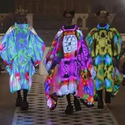 El desfile con trajes de luces LED que revolucionó la Paris Fashion Week 2025
