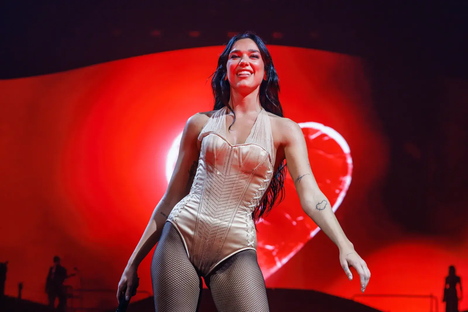 Dua Lipa durante el Radical Optimism Tour en Nueva Zelanda.