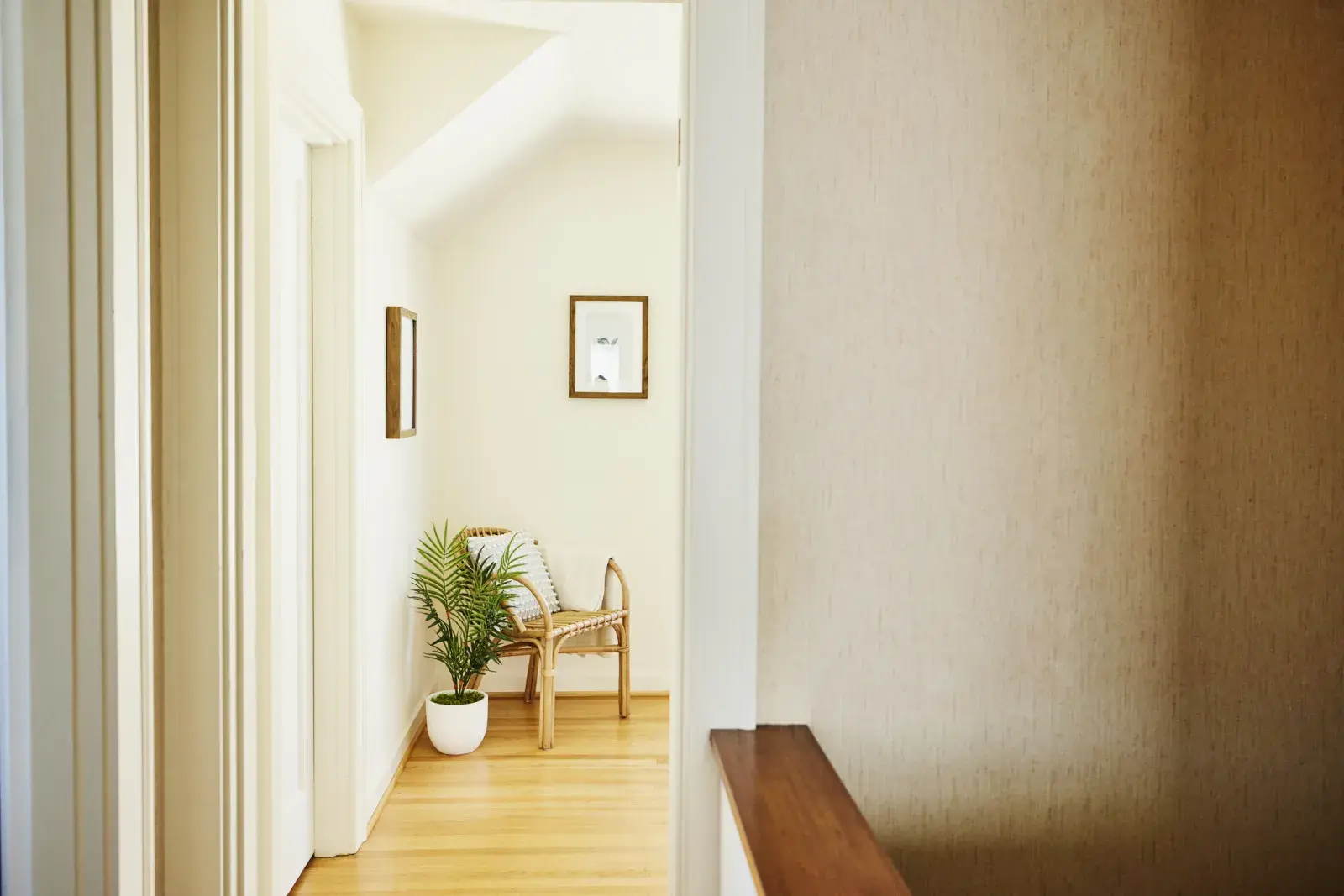 7 ideas económicas para darles vida y estilo a los pasillos