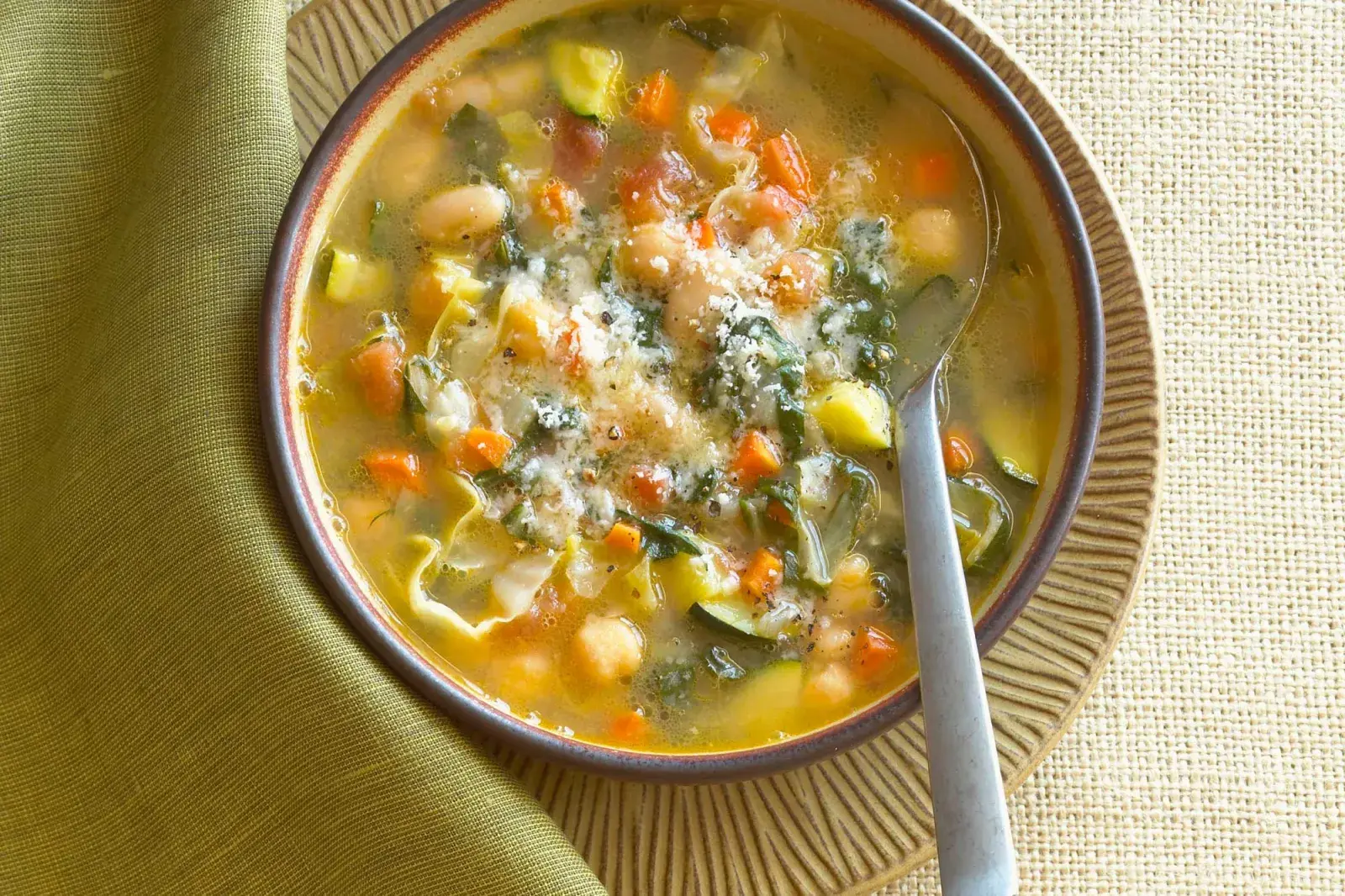 La sopa de verduras de Paulina Cocina