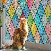 Si hablamos de las opciones en decoración que veremos mucho en este año tenemos que decir que existe una opción que desplaza a las cortinas para posicionarse como la propuesta ideal para colocar en las ventanas con el objetivo de tapar la luz, protegernos del calor y generar privacidad