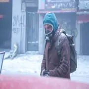 El Eternauta muestra que la salida es colectiva.