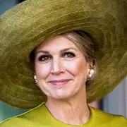 Máxima Zorreguieta brilló con un vestido floreado en la graduación de su hija menor