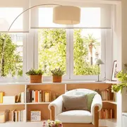 Cómo aprovechar al máximo los espacios debajo de las ventanas: ideas simples sin gastar de más