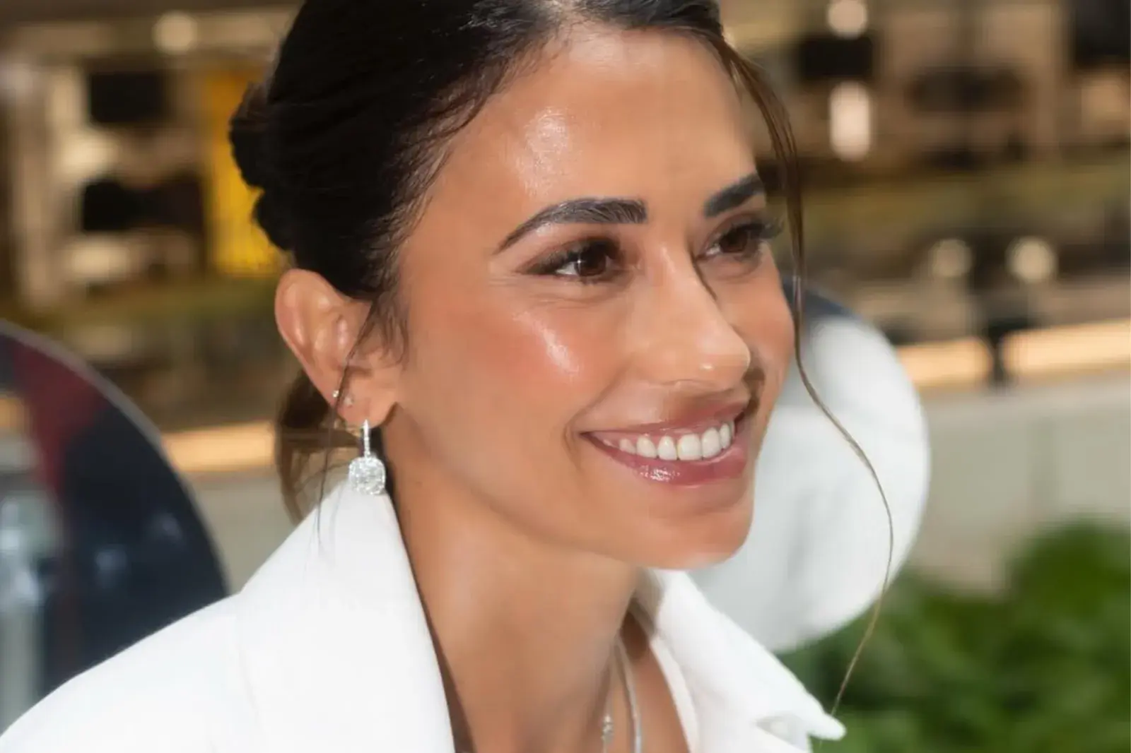 Antonela Roccuzzo deslumbra con el peinado tendencia del invierno 2025.