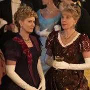 Christine Baranski y Cynthia Nixon en la tercera temporada de La edad dorada.