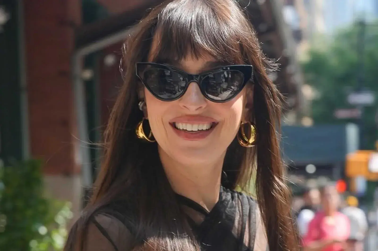 Dakota Johnson con un estilismo con transparencias