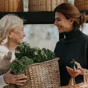 Juliana optó por una prenda súper clásica perfecta para los días más fríos