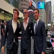 Franco Colapinto, Brad Pitt y Pierre Gasly ennla premiere de la película F1