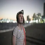 Pablo Cruz interpreta a Roberto Gómez Bolaños.