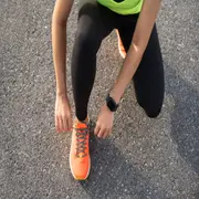 Foto de mujer haciendo ejercicio.