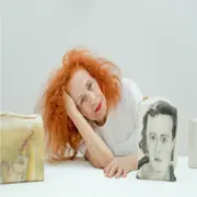 Delia Cancela vuelve a exponer, con obra nueva.