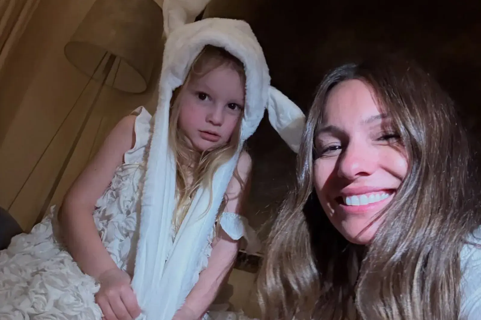 El look de Pampita para el cumpleaños de 4 de su hija Anita y todas las fotos del festejo.