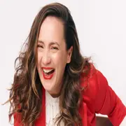 Historias desopilantes, musicales y stand up para pasarla bien y ponerle una sonrisa al invierno. En la foto:Juli Otero en su unipersonal sobre las vicisitudes de las mujeres "madruras"