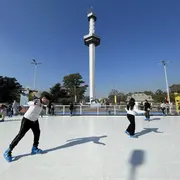 Vacaciones 2025: abrió el Parque de Invierno de Buenos Aires con pista de patinaje gratuita y actividades para todas las edades