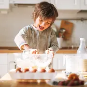 3 recetas fáciles y divertidas para cocinar con chicos en vacaciones en invierno