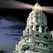 El faro del Palacio Barolo, emblema de la ciudad Buenos Aires.