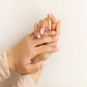 'Fruit Peel Nails': así es la manicura coreana que será tendencia la próxima temporada