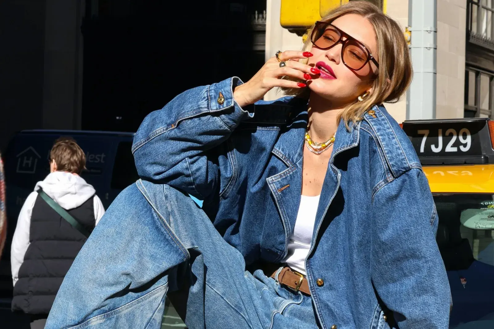 Alerta tendencia: este es el jean que fue furor en los 2000 y vuelve a ser el protagononista de los looks