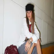 Tini Stoessel con look colegiala en la presentación de Quebranto en México