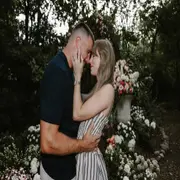 Taylor Swift anunció su casamiento con Travis Kelce con un tierno posteo en su cuenta de Instagram