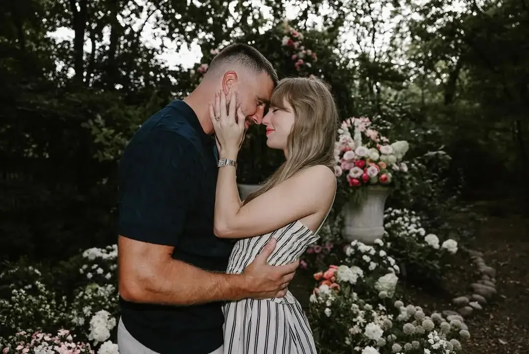 Taylor Swift anunció su casamiento con Travis Kelce con un tierno posteo en su cuenta de Instagram