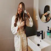 Tu pelo es mitad vivo y mitad muerto: la guía experta para cuidarlo desde la raíz hasta las puntas