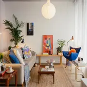 Con más de 3 millones de suscriptores, esta serie documental muestra que un monoambiente puede ser funcional, elegante y soñado.