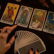 Cómo leer las cartas del Tarot: esta es la guía más fácil.