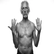 Boy Olmi estrena un unipersonal en el que habla de su vida.