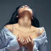 mujer teniendo un orgasmo