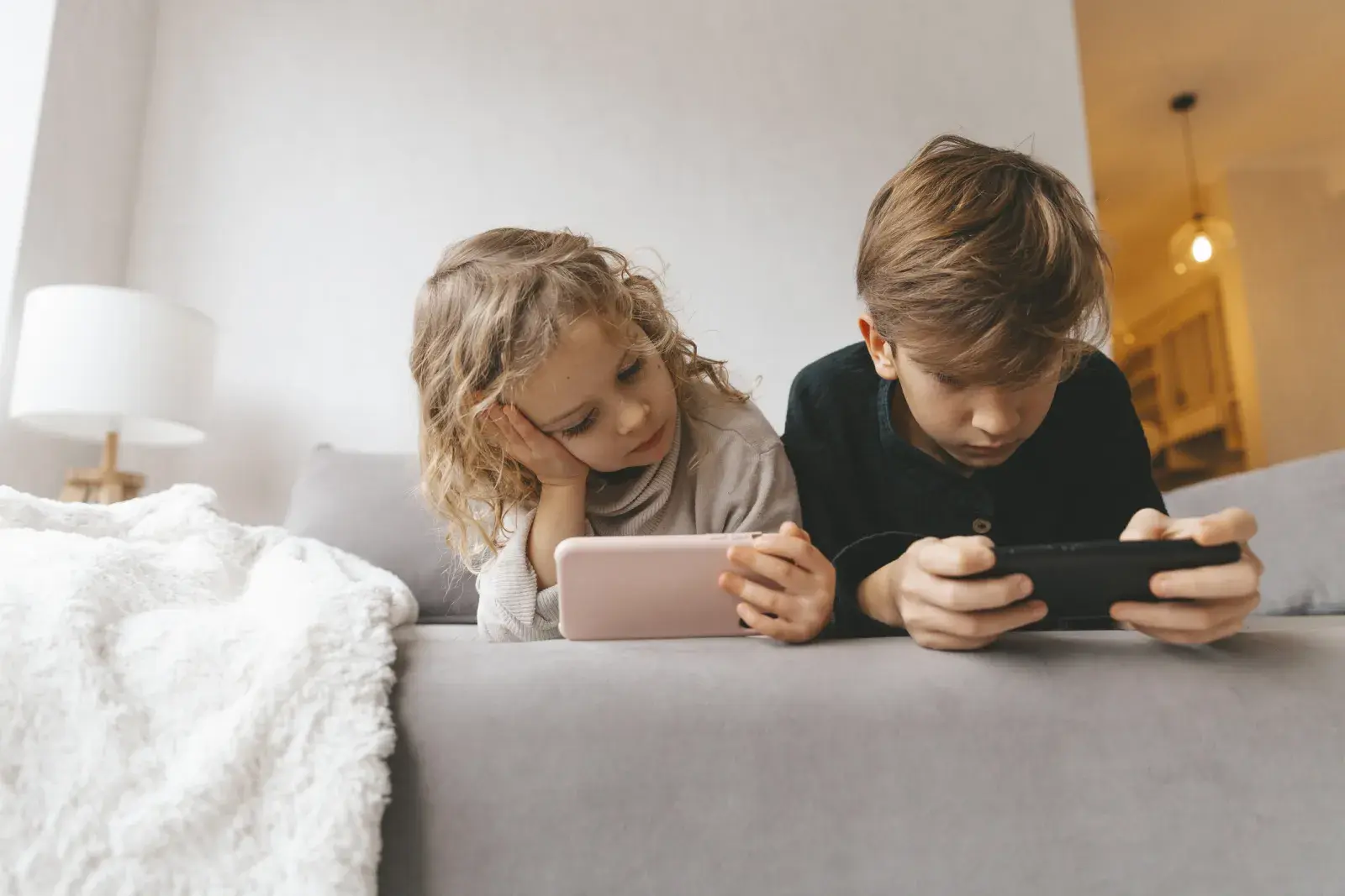 El pediatra Diego Montes de Oca advierte: “Dar un celular a un chico de 10 años es darle pornografía"